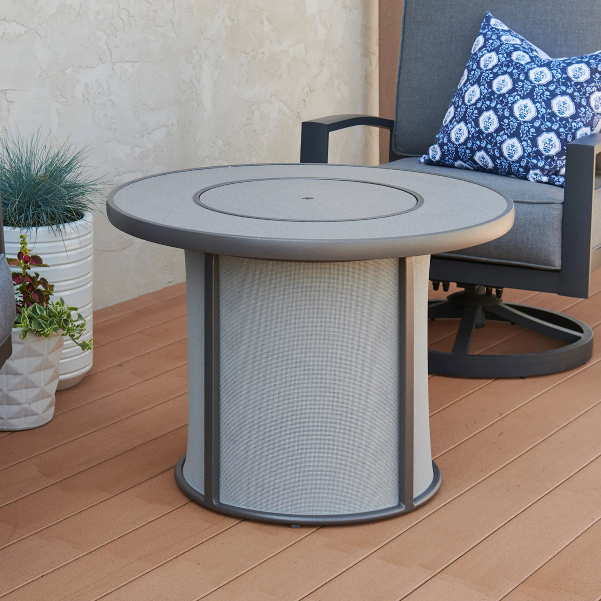 Outdoor GreatRoom Company Grey Stonefire Round Gas Fire Pit Table