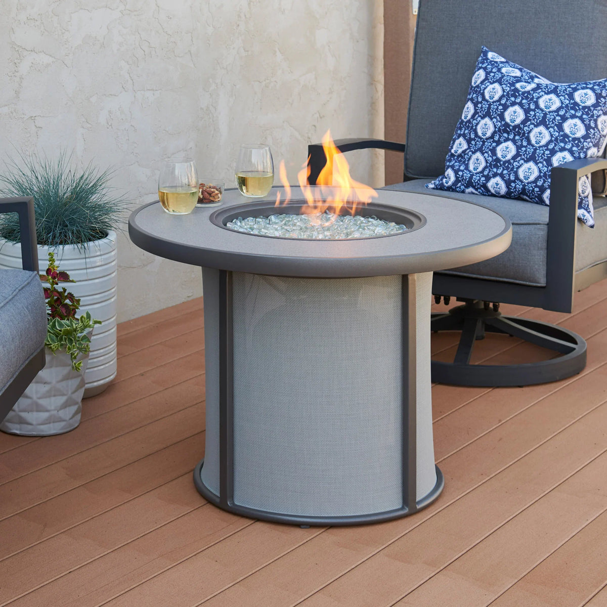 Outdoor GreatRoom Company Grey Stonefire Round Gas Fire Pit Table